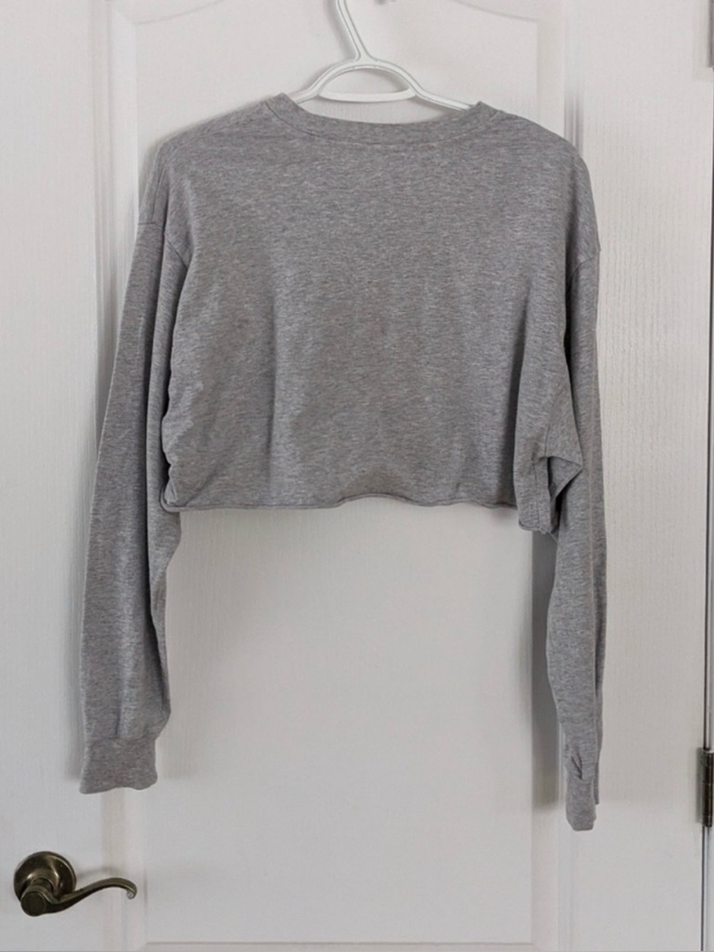 TNA / Aritzia - Athletic Gray Cropped Long-Sleeve Tee. Size: M - Picture 2 of 7